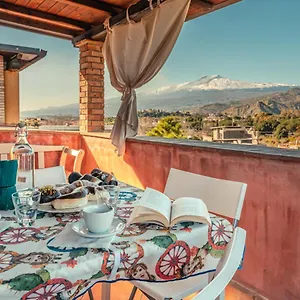 https://mansarda-relax.taorminaitalyhotels.com