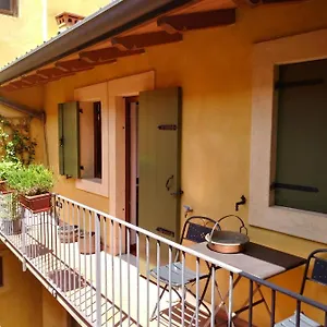 Gecko's Balcony Apartment